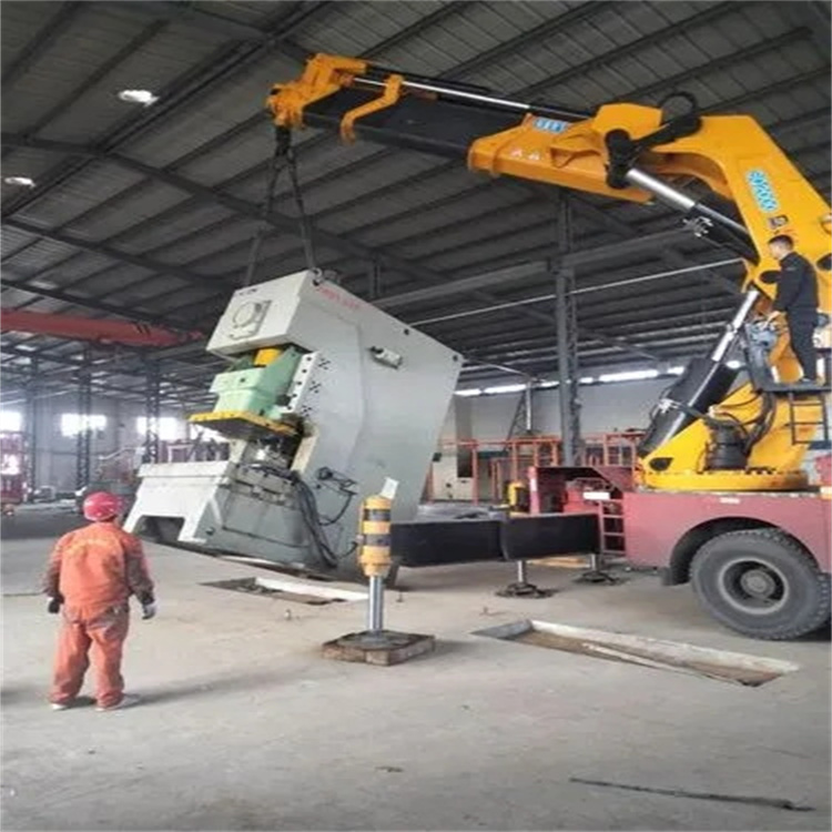 新密80吨折臂吊车出租附近电话