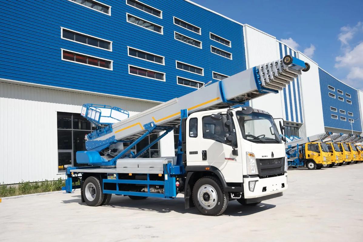 新密出租云梯车高空作业车 建筑垃圾搬运