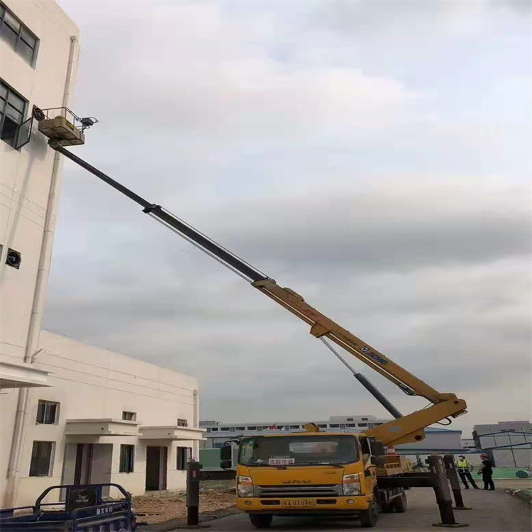 新密附近高空车出租|市政施工/设备安装专用|随叫随到|亿立达设备租赁